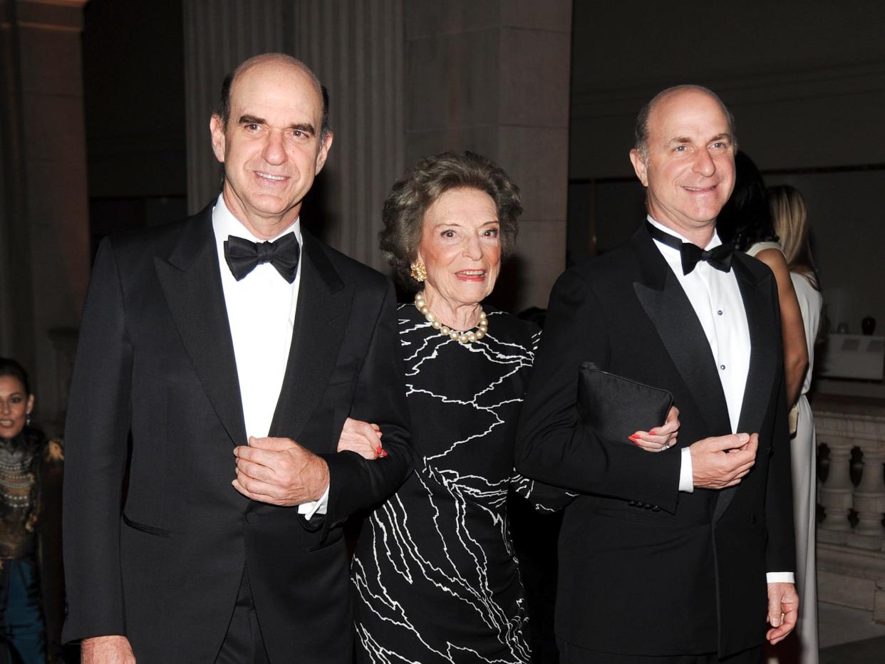 Bob Fisher, Doris Fisher and Bill Fisher gap billionaires