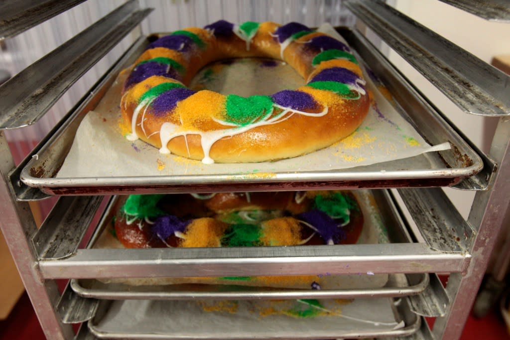 New Orleans thief steals 7 king cakes from bakery in a very Mardi Gras way (AP Photo/Gerald Herbert, File
