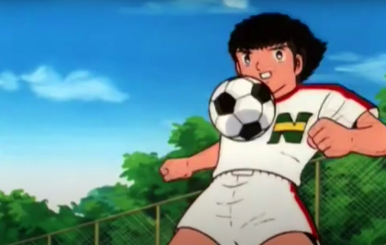 L’histoire du manga relate le parcours de Tsubasa Ozora, joueur de football doté d’un talent exceptionnel dont le rêve ultime est d’offrir la Coupe du monde de football au Japon. 