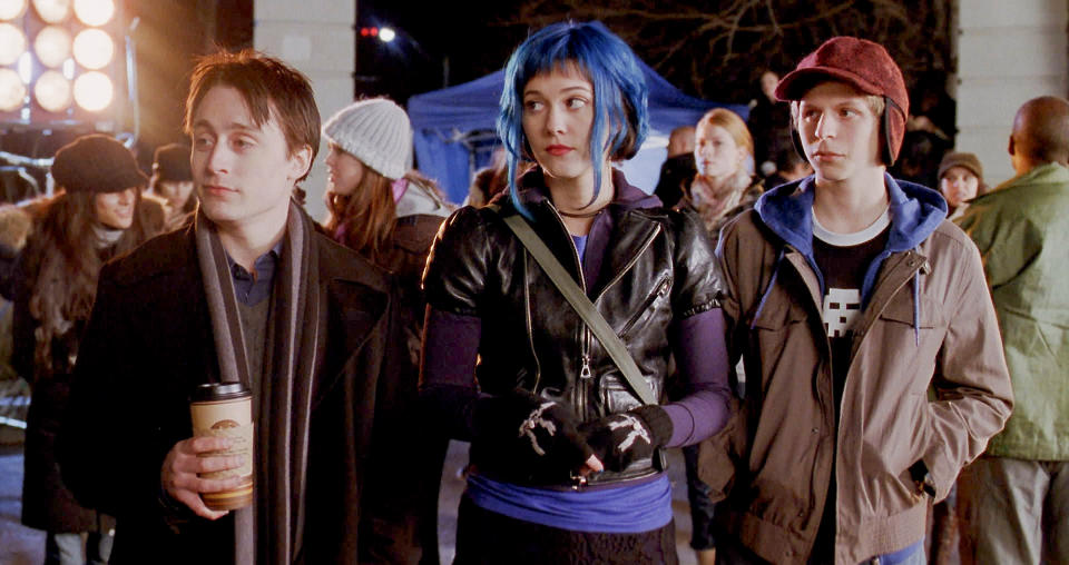 (L to R) Wallace Wells (KIERAN CULKIN), Ramona Flowers (MARY ELIZABETH WINSTEAD) and Scott Pilgrim (MICHAEL CERA) in the amazing story of one romantic slacker?s quest to power up with love: the action-comedy ?Scott Pilgrim vs. the World?..