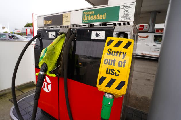 <strong>Pumps out of action due to fuel shortages at a Texaco franchise garage in Helston, Cornwall.</strong> (Photo: Hugh R Hastings via Getty Images)