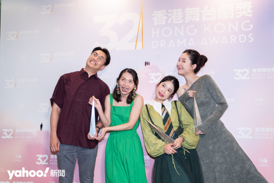 《植物人》為本屆最多提名劇目，9項提名中榮獲3個獎項，其中黃呈欣（左二）奪得最佳導演、陳頴璇（右二）及趙伊禕（右一）分別奪得最佳女配角及女主角獎項。