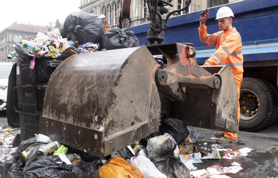 Edinburgh's waste workers clearing mountains of rubbish as they return to work following their 11 days of industrial action. The city's waste workers walked out on August 18 as part of a pay protest against local government. Picture date: Tuesday August 30, 2022. (Photo by Lesley Martin/PA Images via Getty Images)