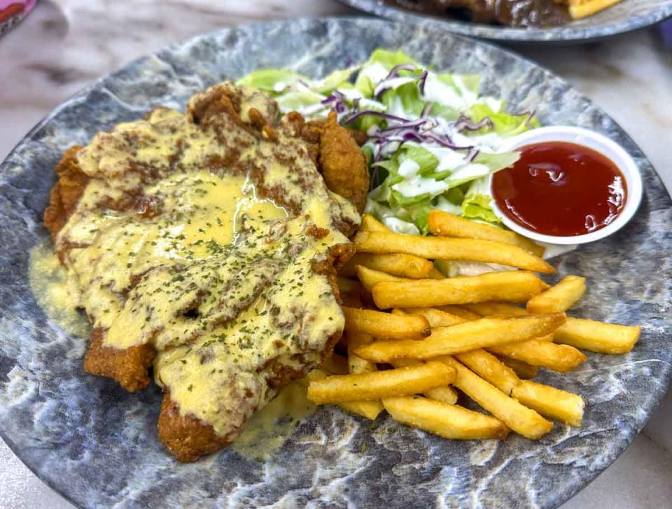 le taste - salted egg chicken cutlet