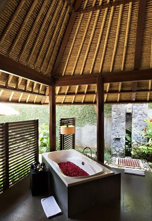 Outdoor bathroom? Yes please! Photo: Kayumanis. Photo: Jody Phan