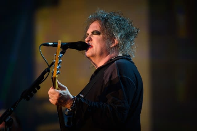 The Cure's Robert Smith goes viral in deadpan Rock and Roll Hall of Fame clip