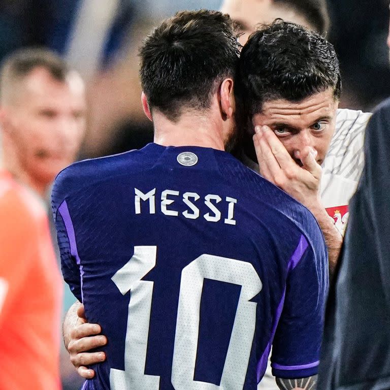 El diálogo entre Lionel Messi y Robert Lewandowski al final del partido entre Argentina y Polonia