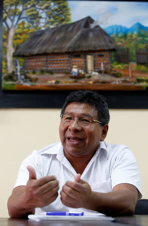 Toribio's mayor Alcibiades Escue, 53, gestures during an interview with Reuters in Toribio, Cauca, Colombia, February 9, 2016. REUTERS/Jaime Saldarriaga