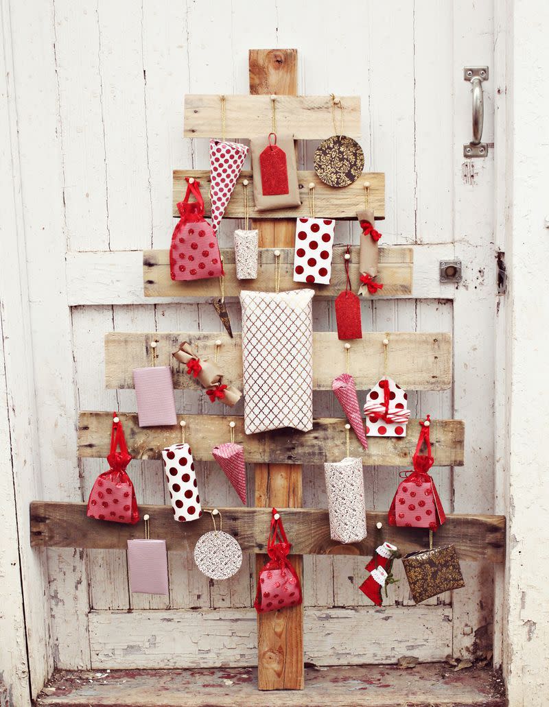 6) DIY Advent Tree