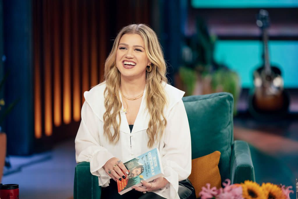 the kelly clarkson show episode 7i006 pictured kelly clarkson photo by weiss eubanksnbcuniversal via getty images