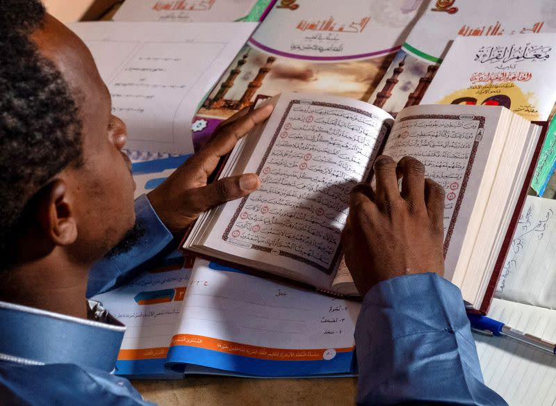 Mamadou Safaiou Barry, a Guinean student, cycles across Africa for a spot in a top Islamic university