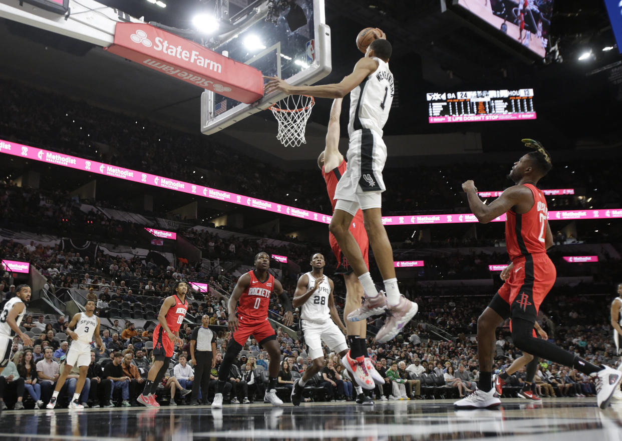 Victor Wembanyama, ici lors de la rencontre de pré-saison NBA San Antonio Spurs-Houston Rockets, le 18 octobre 2023.