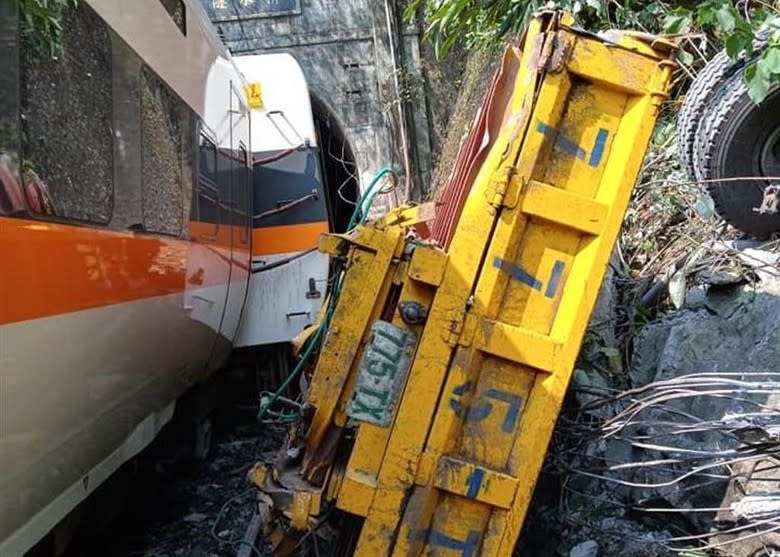 台鐵列車出軌釀23傷　其中4人無生命迹象