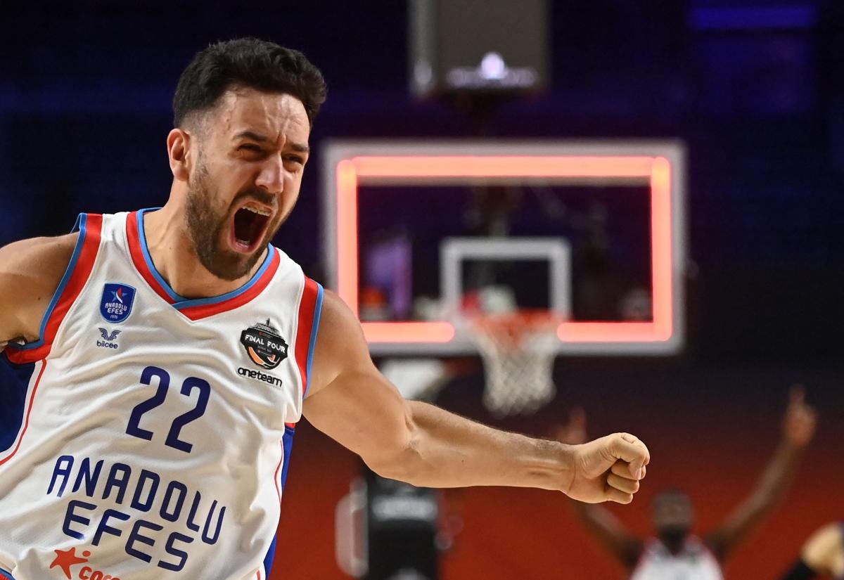 Euroleague yıldızı Vasilije Mikić, NBA’in oynaşmasından son hamle için OKC’yi ziyaret etti