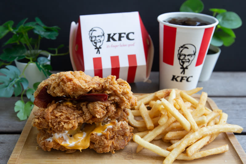 Kfc Triple Cheesy Triple Down meal bundle 