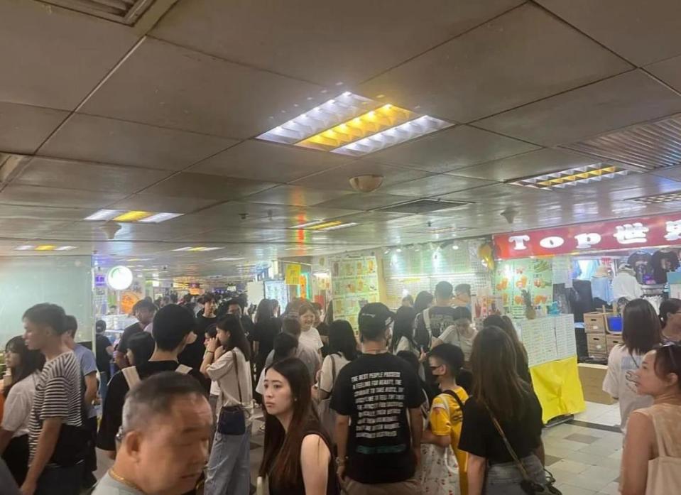 The smell of snail noodles in Kwai Chung Plaza drives away customers! A fried chicken restaurant tragically died on Sunday.