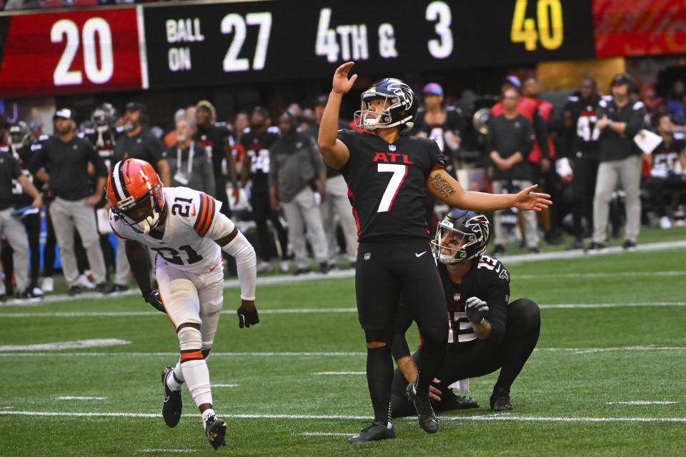 Atlanta Falcons place kicker Younghoe Koo (7) kicks a field goal against the Cleveland Browns during the second half of an NFL football game, Sunday, Oct. 2, 2022, in Atlanta. (AP Photo/John Amis)
