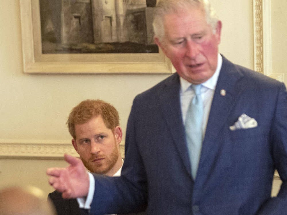 Prinz Harry (l.) und König Charles III. im Jahr 2018 in London. (Bild: imago images/i Images)