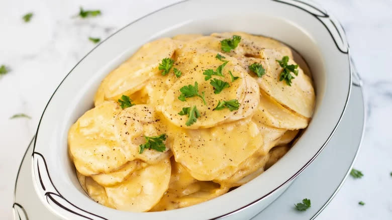 Slow Cooker Au Gratin Potatoes