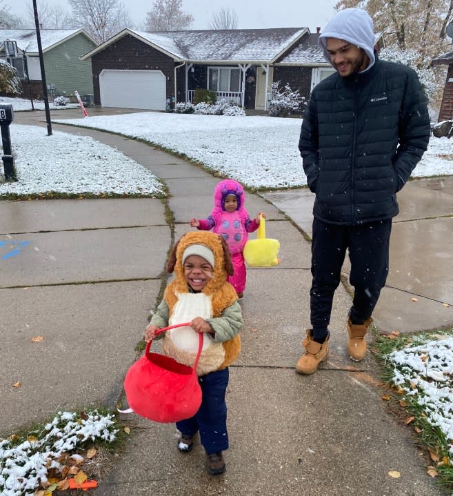 Jaysen McFall and his children. (Courtesy Barbara Patton)