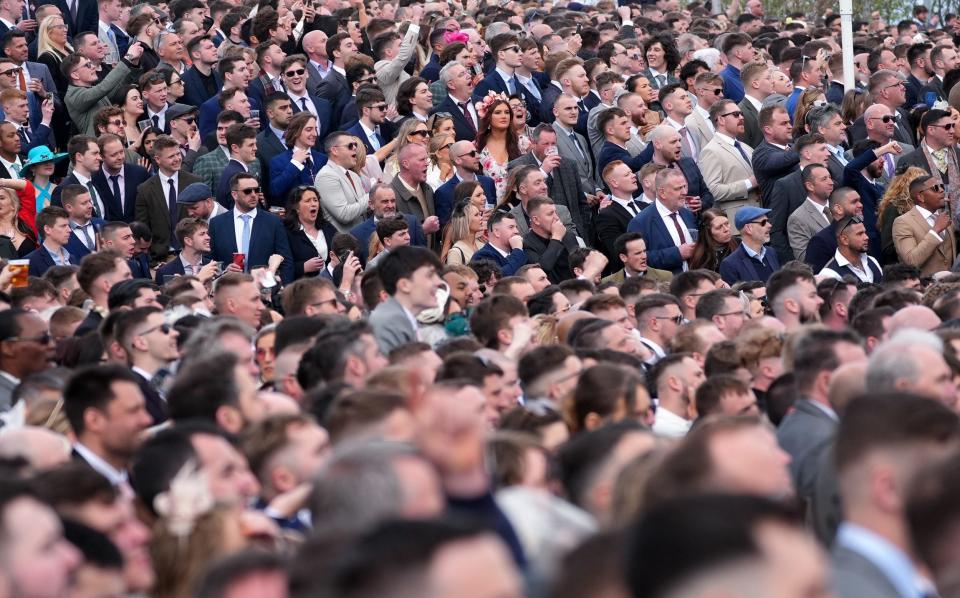 Crowd at Aintree