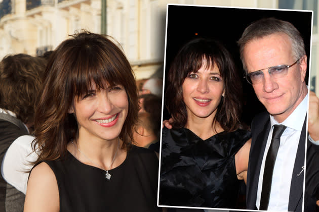 … Sophie Marceau nichts von ihrem Charme verloren. Madame hat zwar inzwischen 45 Jahre auf dem Buckel, scheint jedoch einfach nicht zu altern. Aber bevor sich jetzt einsame Männerherzen Hoffnungen machen: Sophie Marceau ist vergeben. Nach der gescheiterten langjährigen Beziehung mit Regisseur Andrzej Zulawski ist die Französin seit fünf Jahren mit Christopher Lambert liiert. Den kennen wir alle aus dem Kultstreifen „Highlander – Es kann nur einen geben“. (Bilder: Getty Images/Wenn)