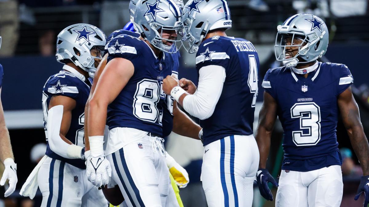 Cowboys crushing Rams 33-9 at halftime with Matthew Stafford hurting