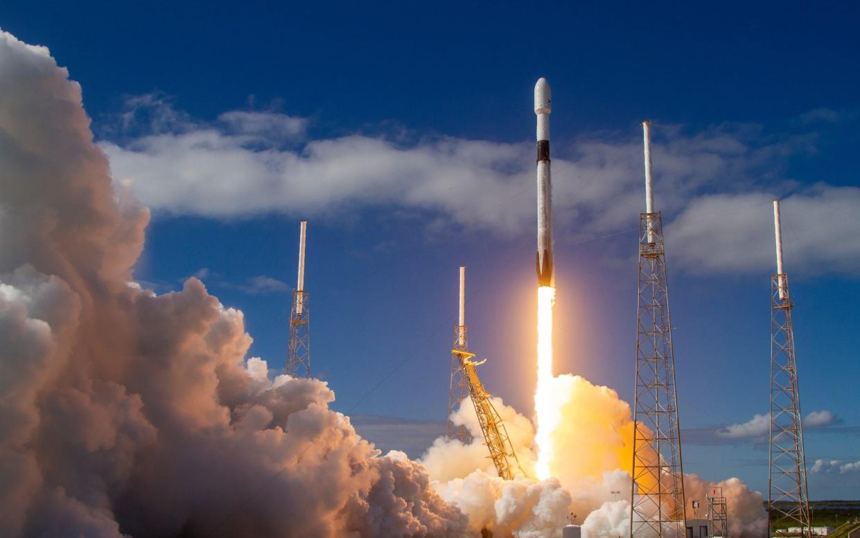 Space X Starlink Satellite Elon Musk - SpaceX/Rex