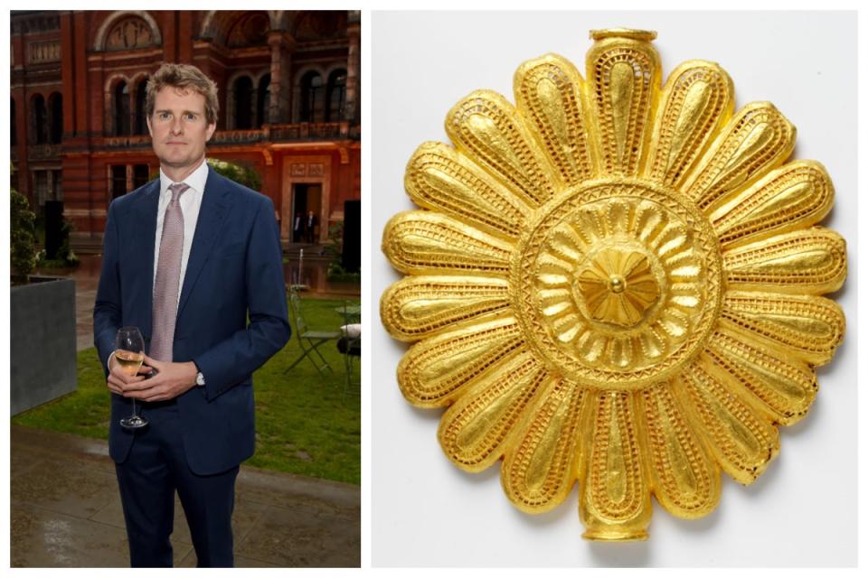 Tristram Hunt / Asante Pectoral disc held by the V&A (Dave Benett / V&A)