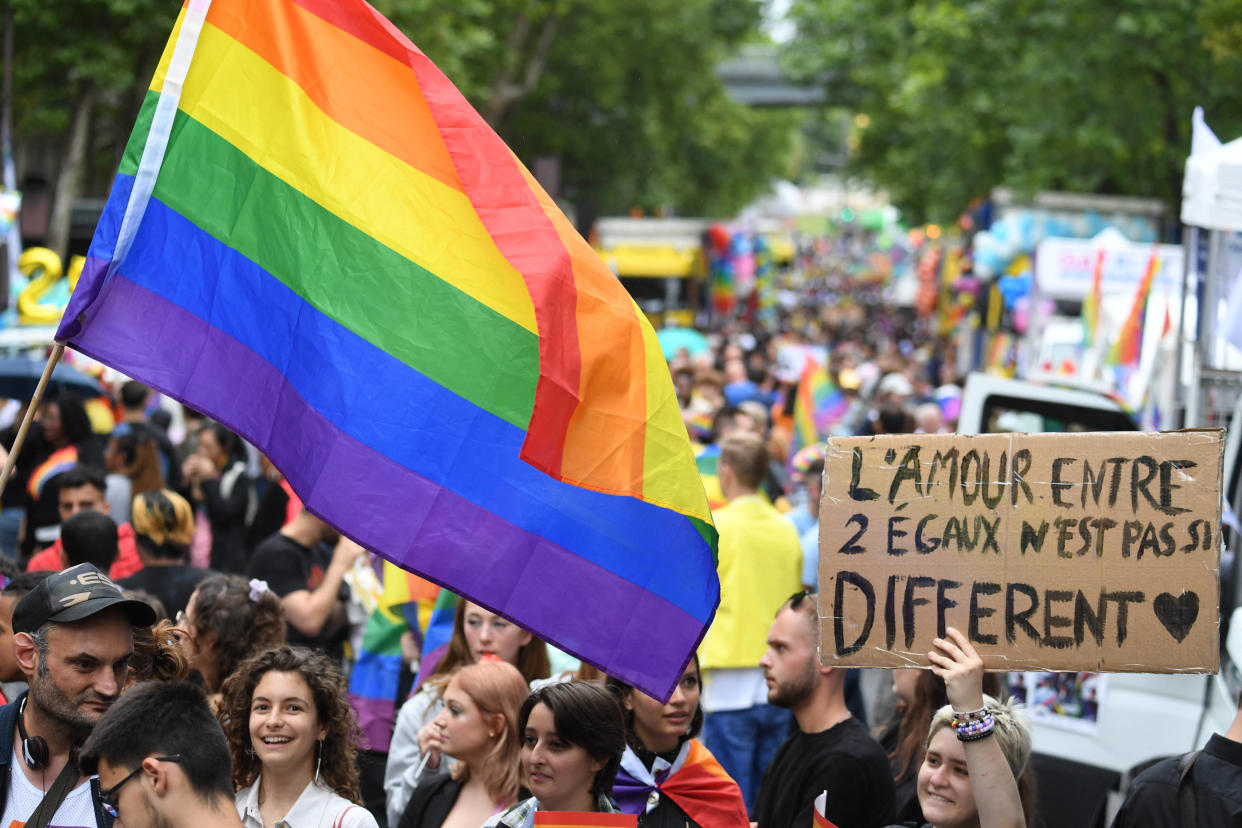 LGBT+ : en parler est « de plus en plus difficile » à travers le monde, s’inquiète cette ONG (Photo prise lors de la Gay Pride le 25 juin 2022 à Paris) 