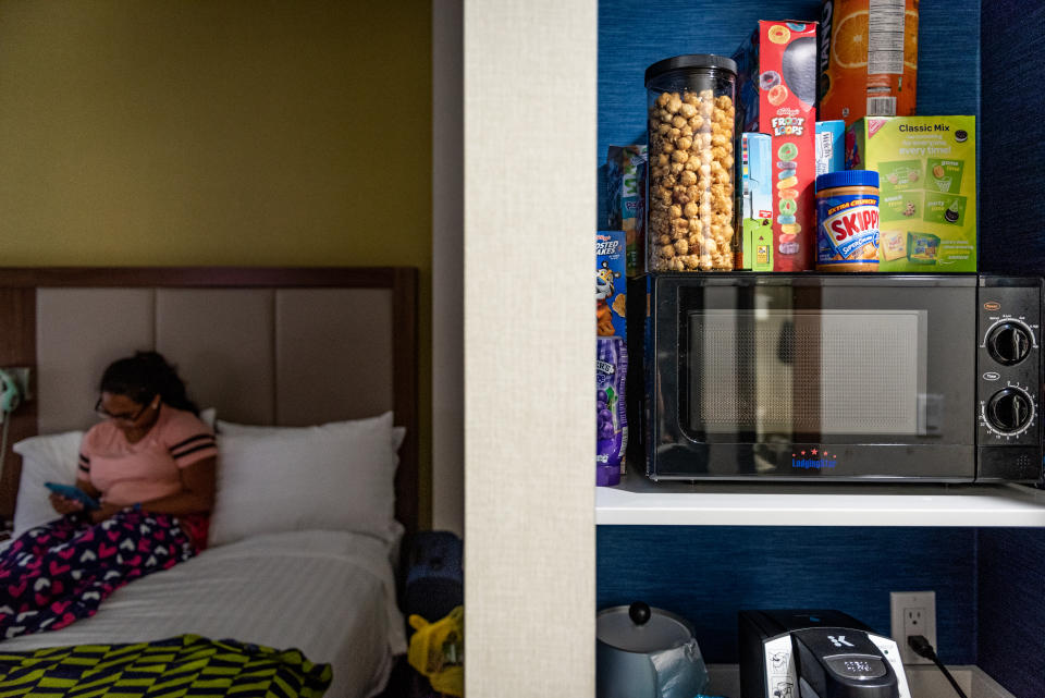 <span class="s1">Jennifer Ortiz’s daughter, Valerie Rivera, in their Bronx hotel room on July 3. (Photo: David “Dee” Delgado for Yahoo News)</span>