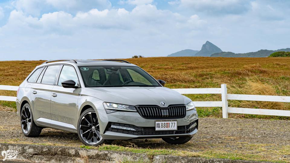 越級打怪？Škoda Superb Combi SportPlus 4x4 沒在怕