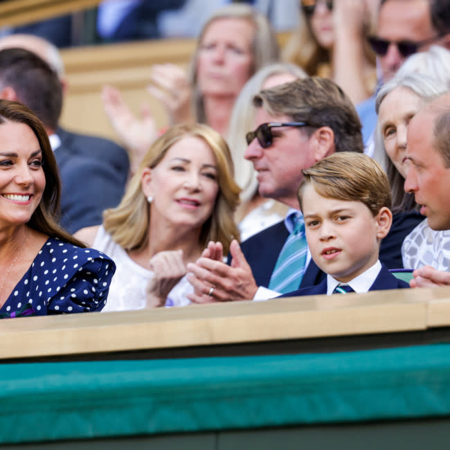 El príncipe Jorge en Wimbledon con su madre Catalina credit:Bang Showbiz