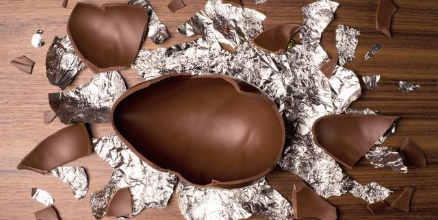 Milk Chocolate Egg That Is Broken PNG Images