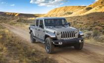<p>The suspension is tuned to provide a balance of on-road handling and off-road capability as well as a comfortable ride with or without cargo.<br></p>