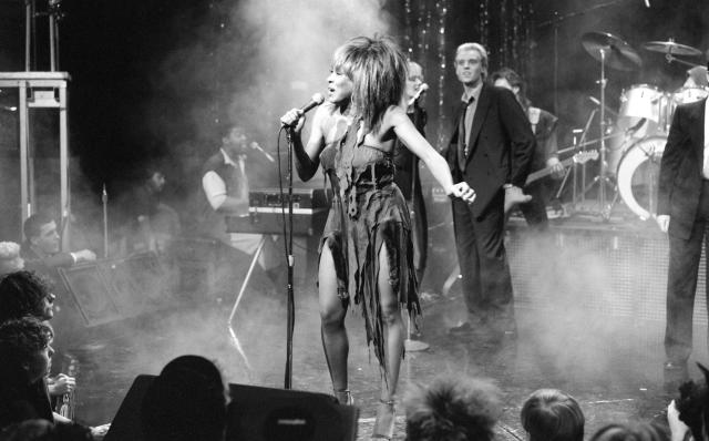 Tina Turner performing on The Tube with Heaven 17&#39;s Glenn Gregory in 1983 - Shutterstock
