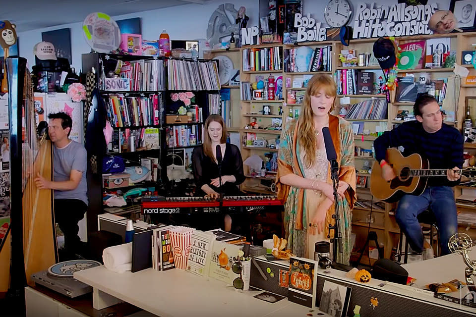 florence and her band perform