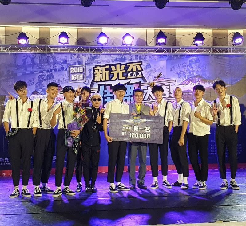 ▲▼林佳辰（上圖左一）和戰友2019年獲得第16屆新光盃熱門街舞大賽社會組冠軍。（圖／林佳辰IG）
