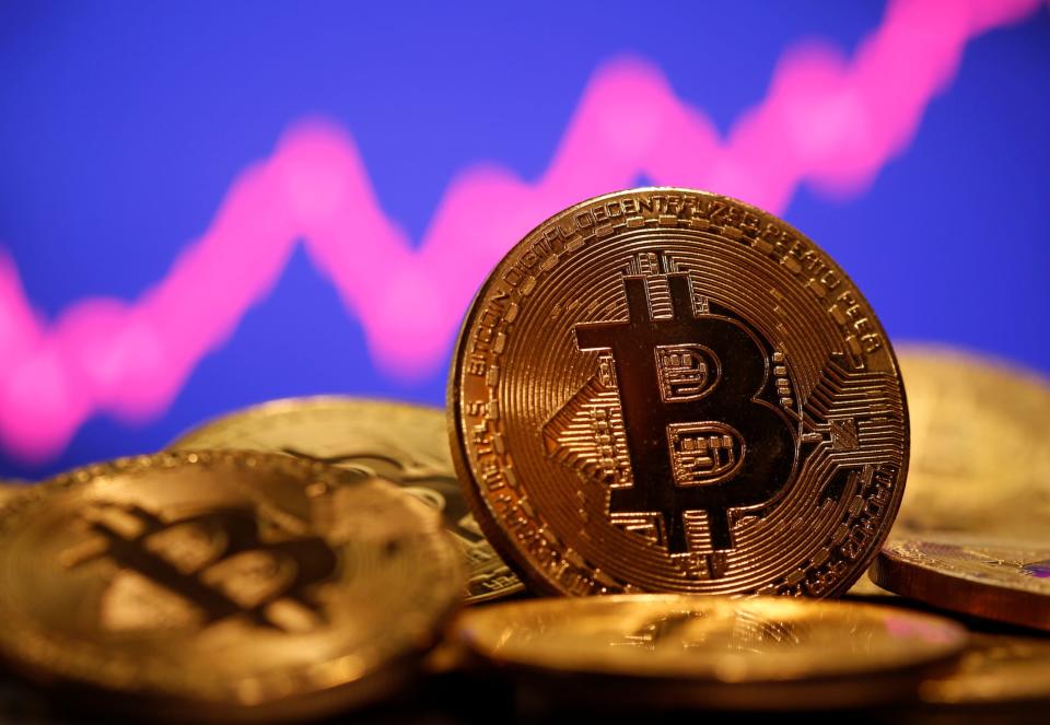 Den Höchststand hatte der Bitcoin im November 2021  mit einem Preis von knapp 70.000 US-Dollar – derzeit schwankt er um die 20.000 Dollar. - Copyright: REUTERS/Dado Ruvic