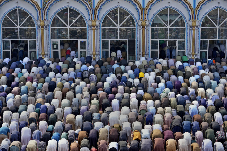 Muslims attend second Friday prayers during the holy fasting month of Ramadan, at Jaamia mosque, in Rawalpindi, Pakistan, Friday, March 22, 2024. (AP Photo/Anjum Naveed)