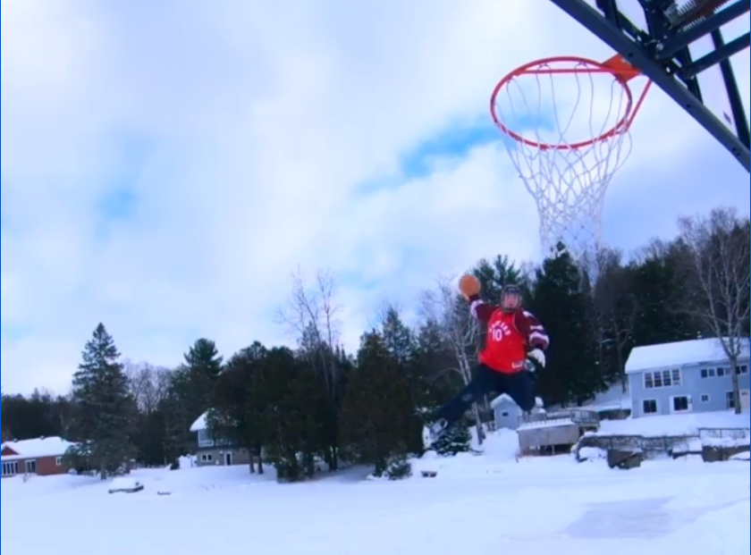 This dunk is absolutely absurd. (Instagram/robworling14)
