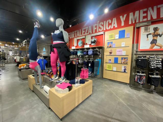 Adidas invierte casi $ 11 en la renovación de su local en Alto