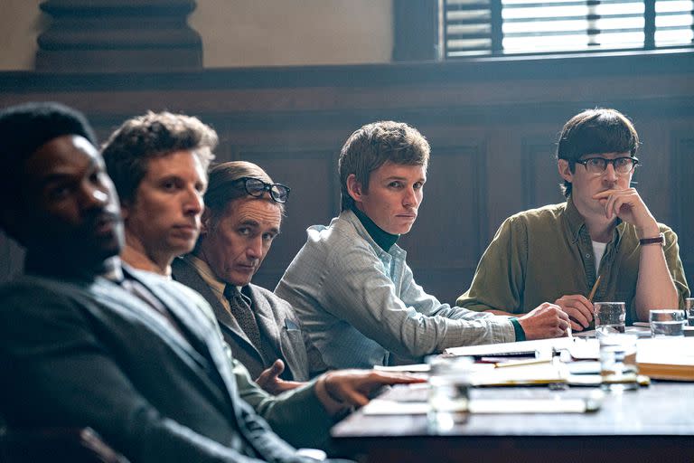 El juicio de los 7 de Chicago de Aaron Sorkin con Sacha Baron Cohen, Jeremy Strong , Eddie Redmayne, Michael Keaton, Mark Rylance, John Carroll Lynch, Joseph Gordon Levitt