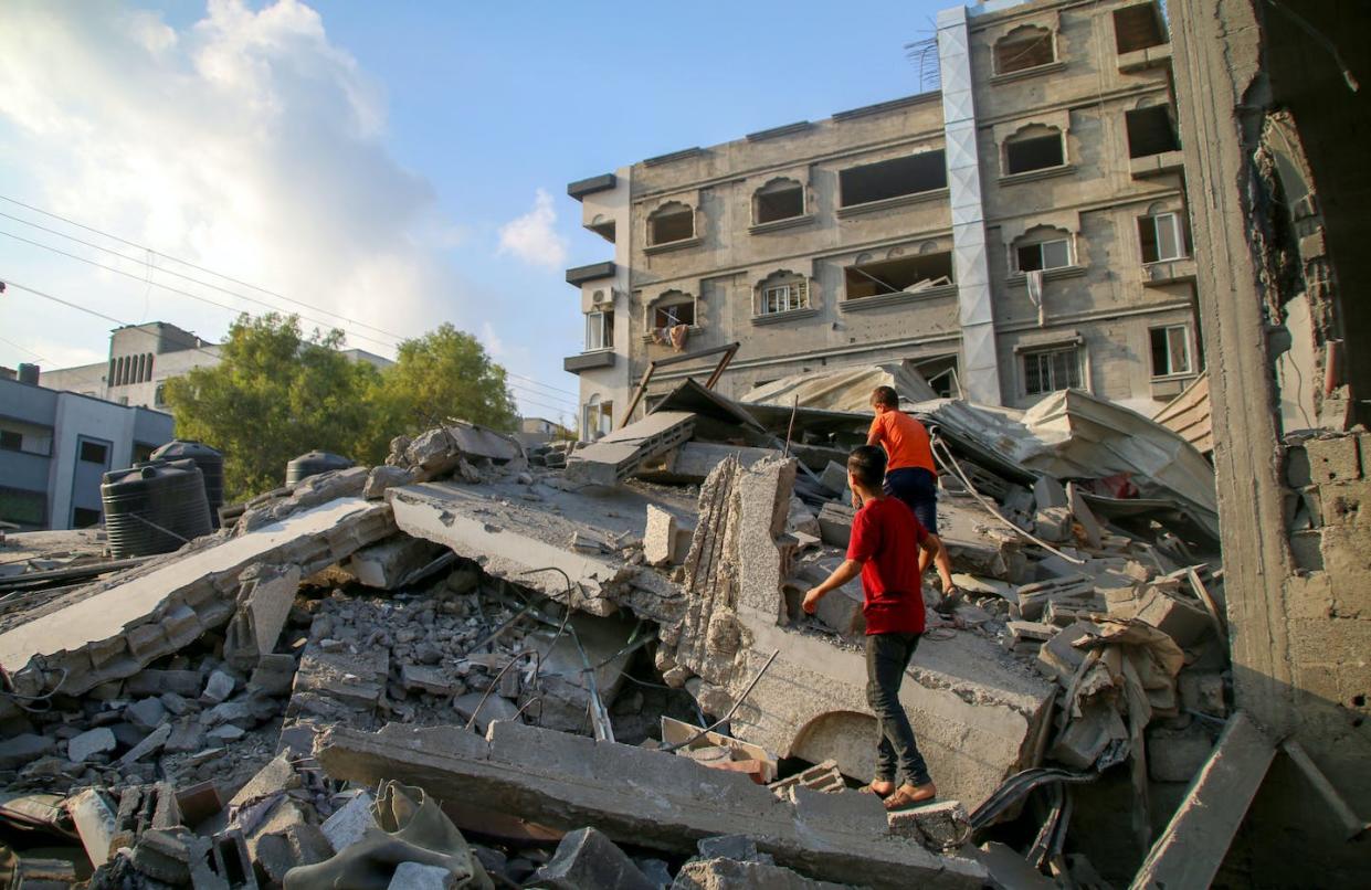 Las partes beligerantes tienen el deber de minimizar las víctimas civiles. <a href="https://www.gettyimages.com/detail/news-photo/palestinian-citizens-inspect-damage-to-their-homes-caused-news-photo/1735465776?adppopup=true" rel="nofollow noopener" target="_blank" data-ylk="slk:Ahmad Hasaballah/Getty Images;elm:context_link;itc:0;sec:content-canvas" class="link ">Ahmad Hasaballah/Getty Images</a>