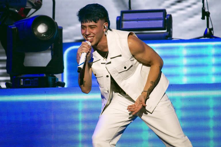 Luck Ra invadió de cuarteto al Movistar Arena con “el baile del año” y se reveló como un verdadero showman