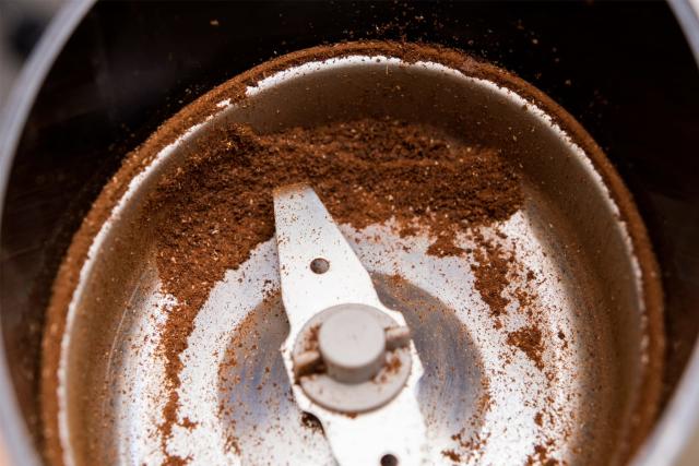 Burr vs Blade Grinder - What's Better for Your Coffee?