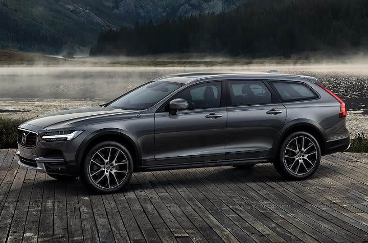 2017 Volvo V90 Cross Country photo