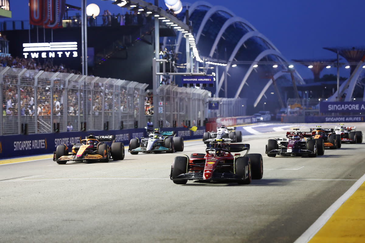 F1 race cars at the 2022 Singapore Grand Prix at Marina Bay Street Circuit. (PHOTO: Carl Bingham / Motorsport Images)