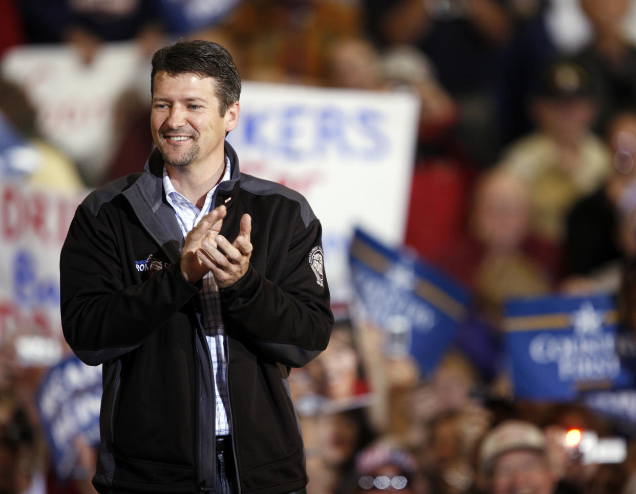 Todd Palin, husband of then-Republican vice presidential candidate Sarah Palin, at a 2008 campaign event. (AP Photo/David Zalubowski, File)