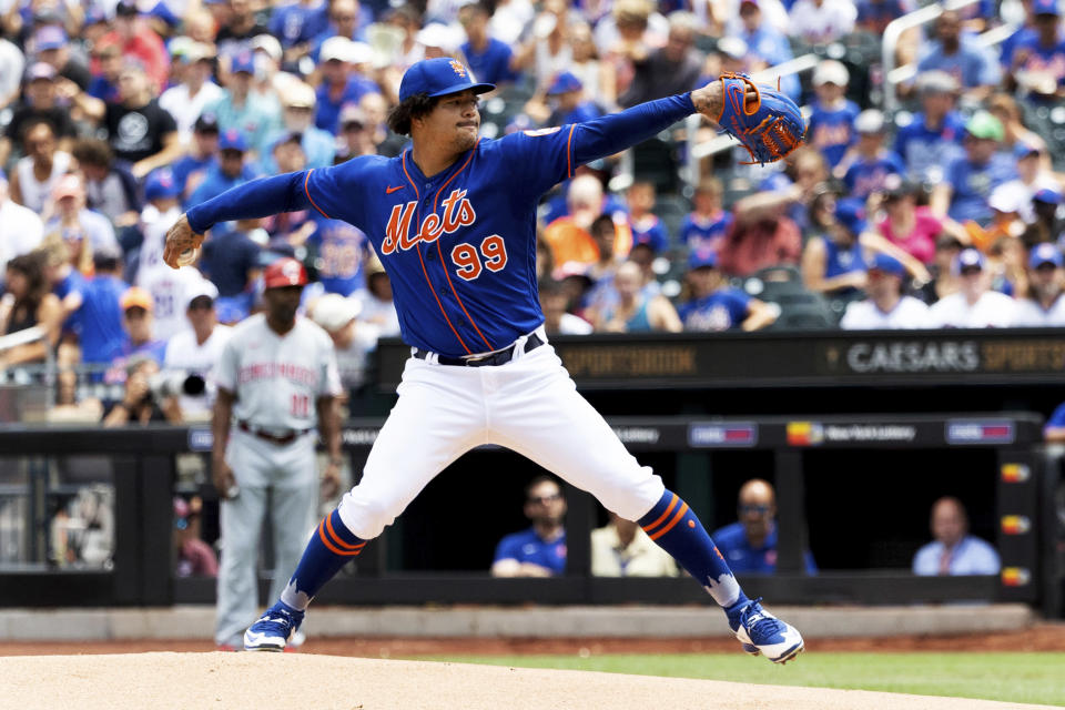 New York Mets starting pitcher Taijuan Walker throws during the first inning of a baseball game against the Cincinnati Reds, Wednesday, Aug. 10, 2022, in New York. (AP Photo/Julia Nikhinson)